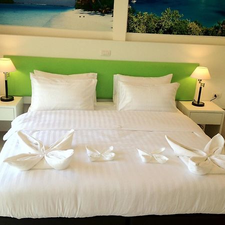 Armoni Patong Beach Hotel Extérieur photo