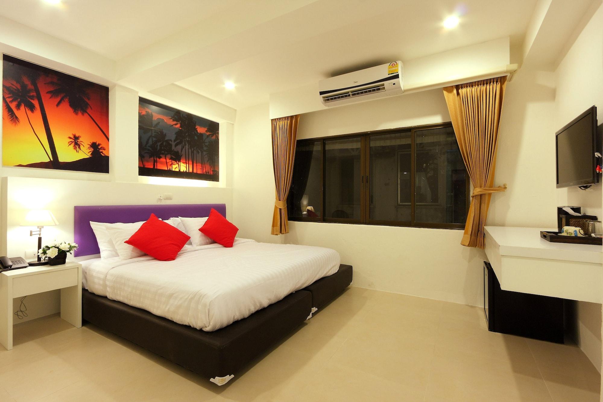 Armoni Patong Beach Hotel Extérieur photo