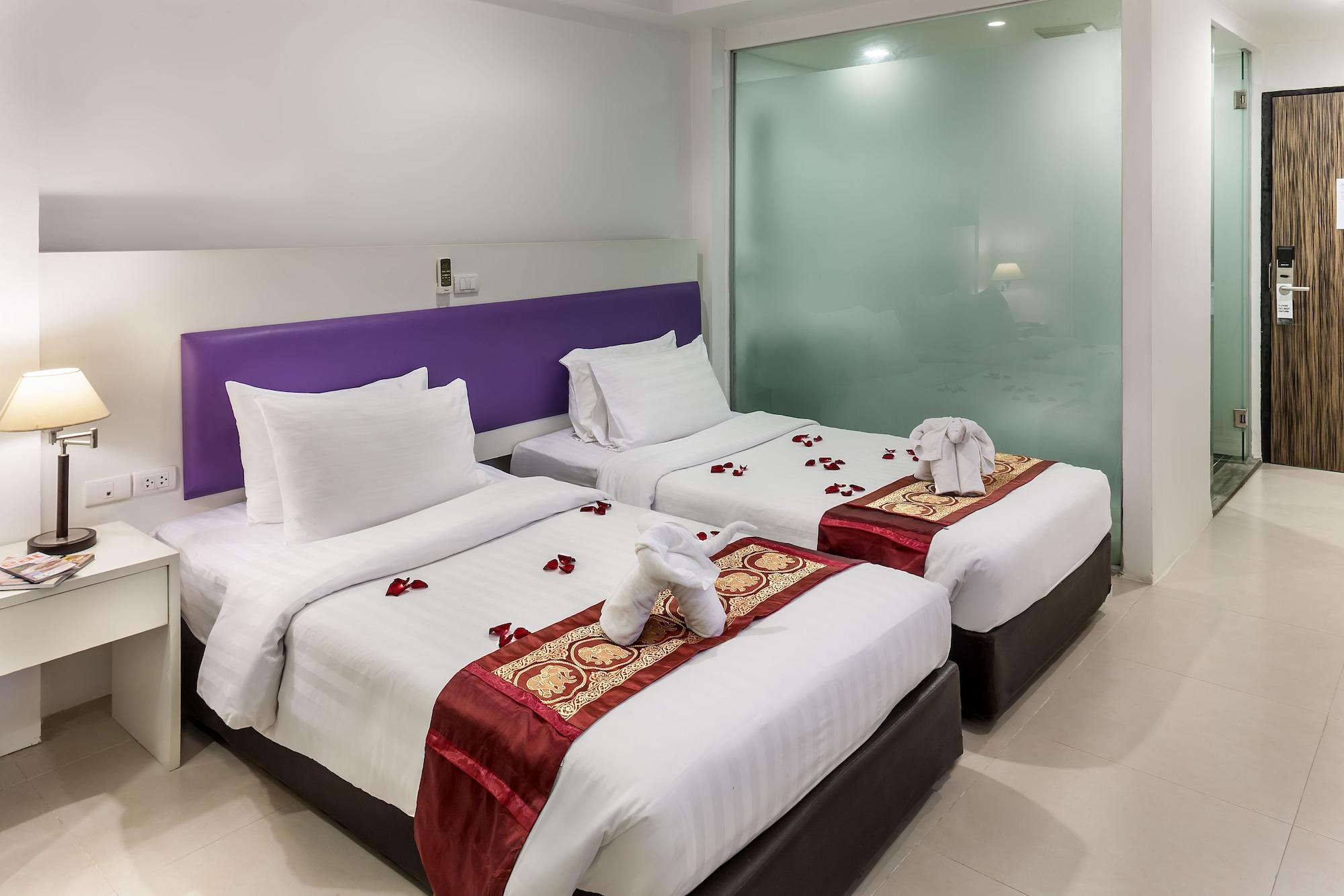 Armoni Patong Beach Hotel Extérieur photo