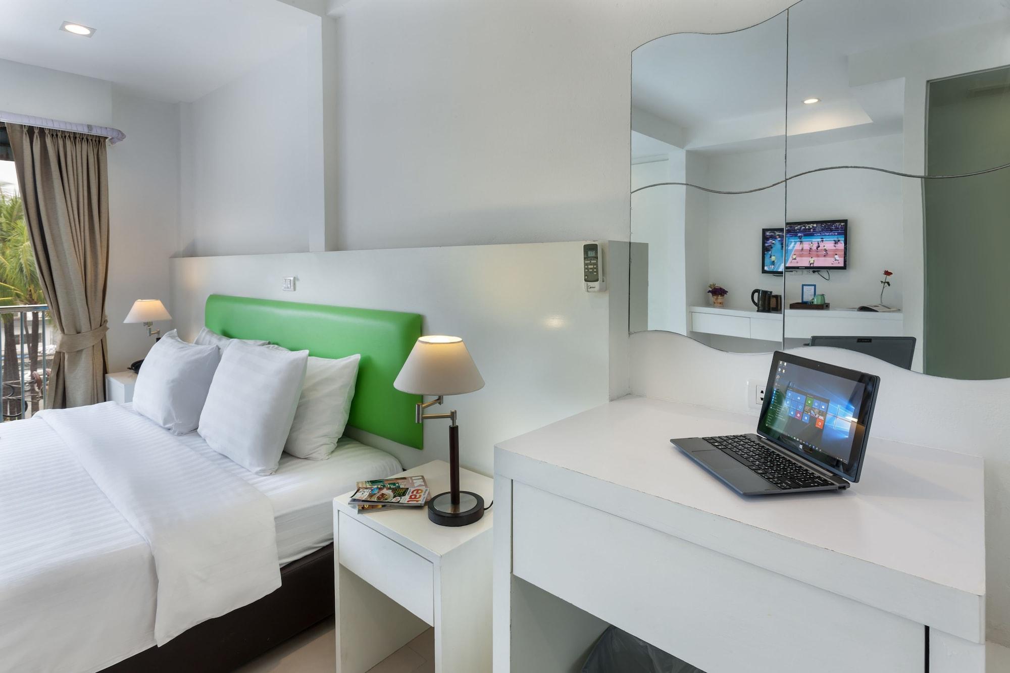 Armoni Patong Beach Hotel Extérieur photo
