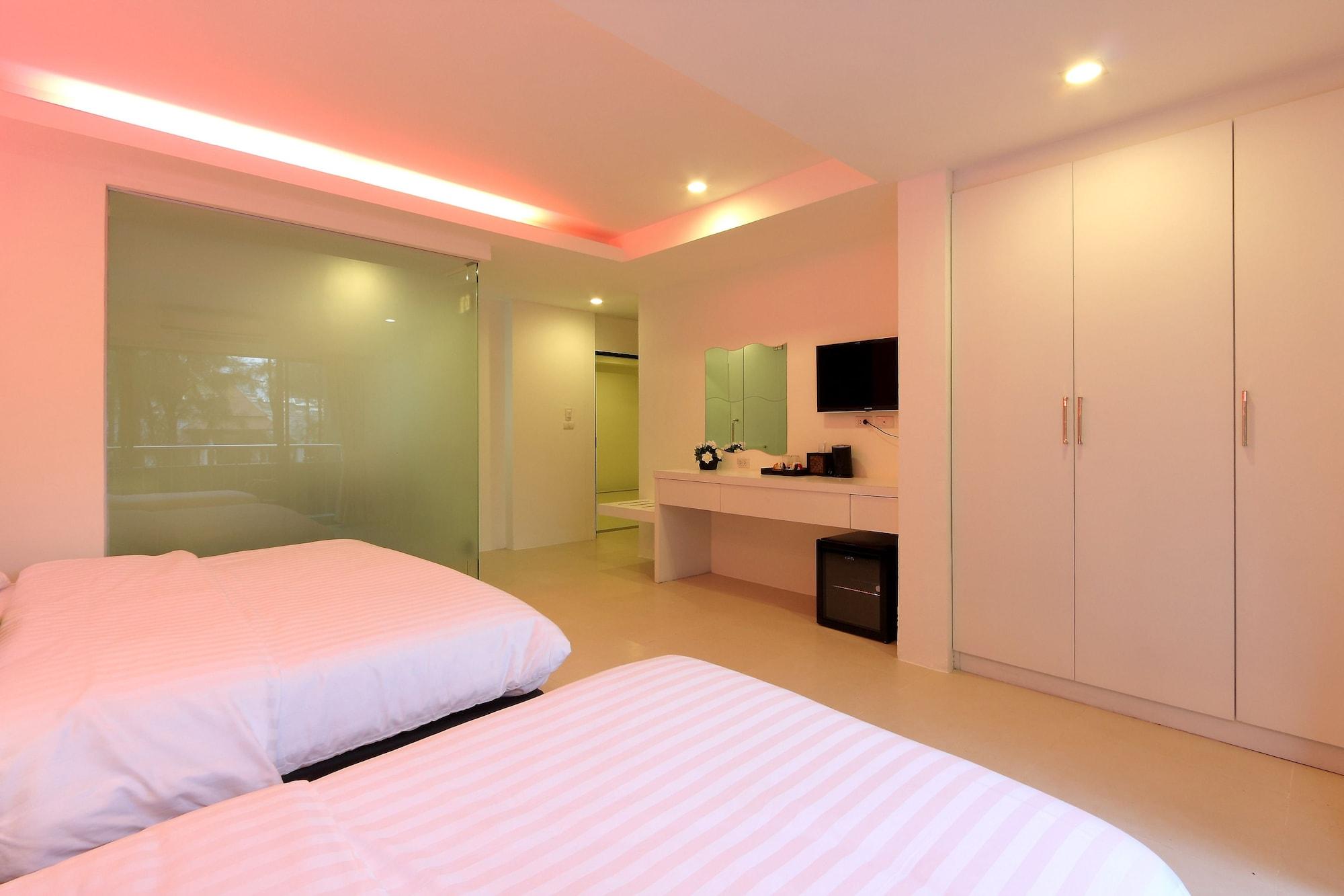 Armoni Patong Beach Hotel Extérieur photo