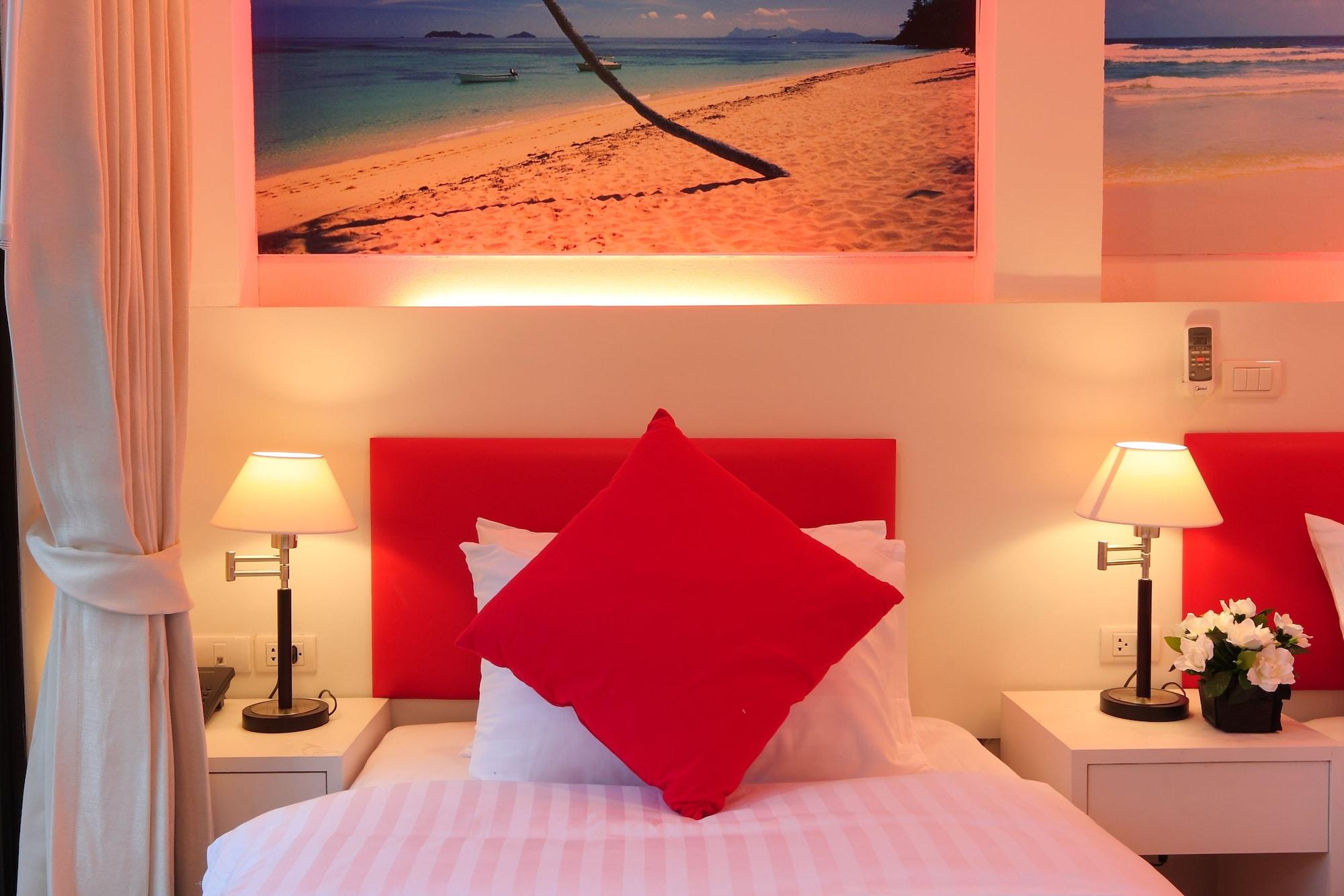 Armoni Patong Beach Hotel Extérieur photo