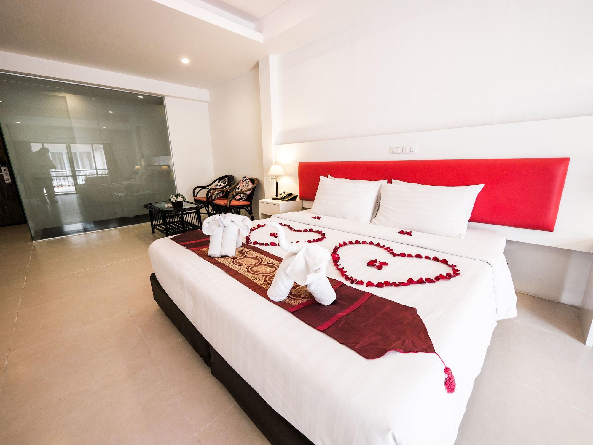 Armoni Patong Beach Hotel Extérieur photo
