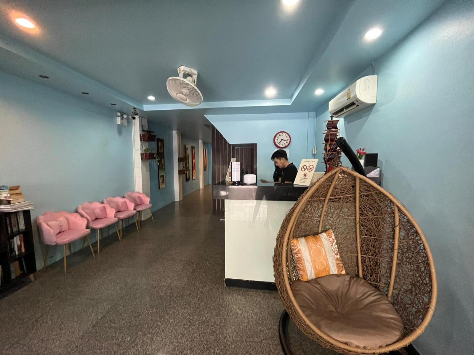 Armoni Patong Beach Hotel Extérieur photo