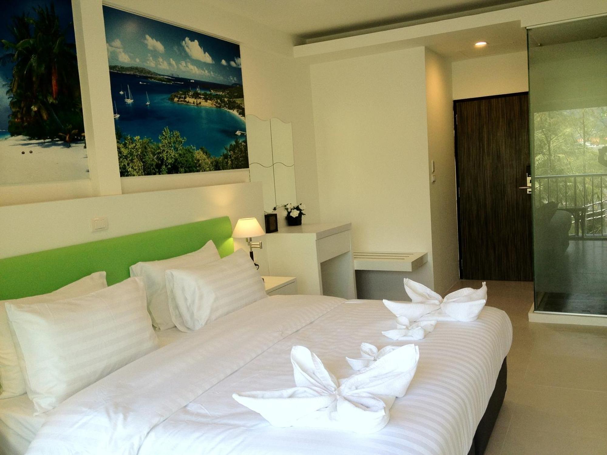 Armoni Patong Beach Hotel Extérieur photo