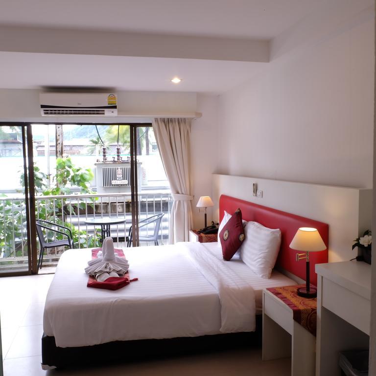 Armoni Patong Beach Hotel Extérieur photo