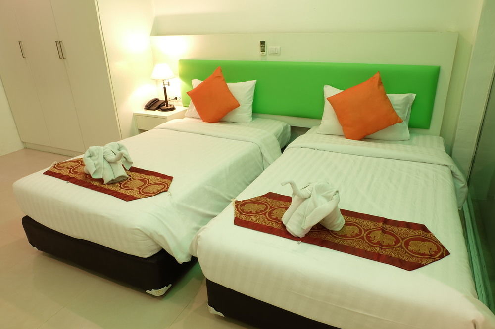 Armoni Patong Beach Hotel Extérieur photo