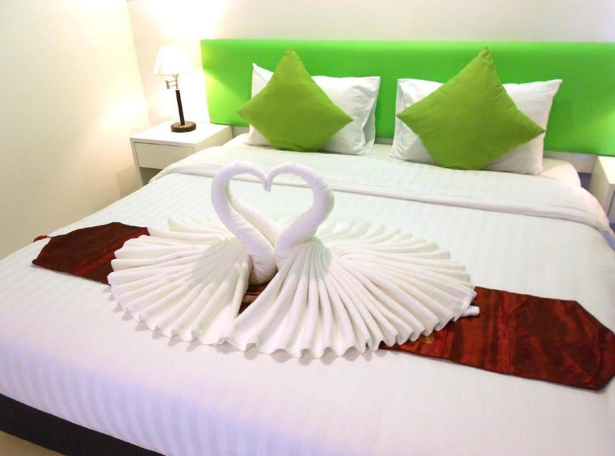 Armoni Patong Beach Hotel Extérieur photo