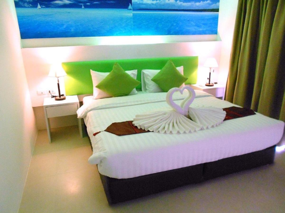 Armoni Patong Beach Hotel Extérieur photo
